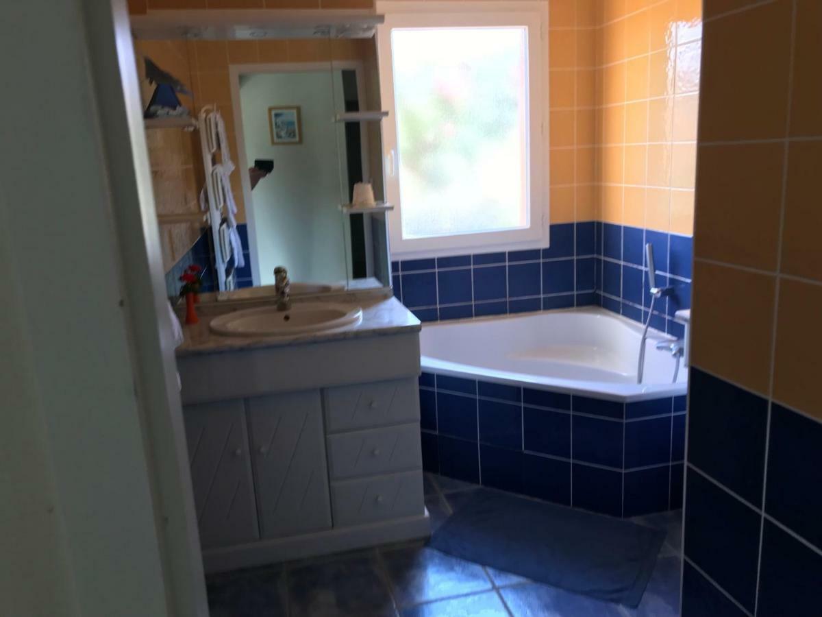 Chambres D'Hotes La Coloniale Varetz Esterno foto